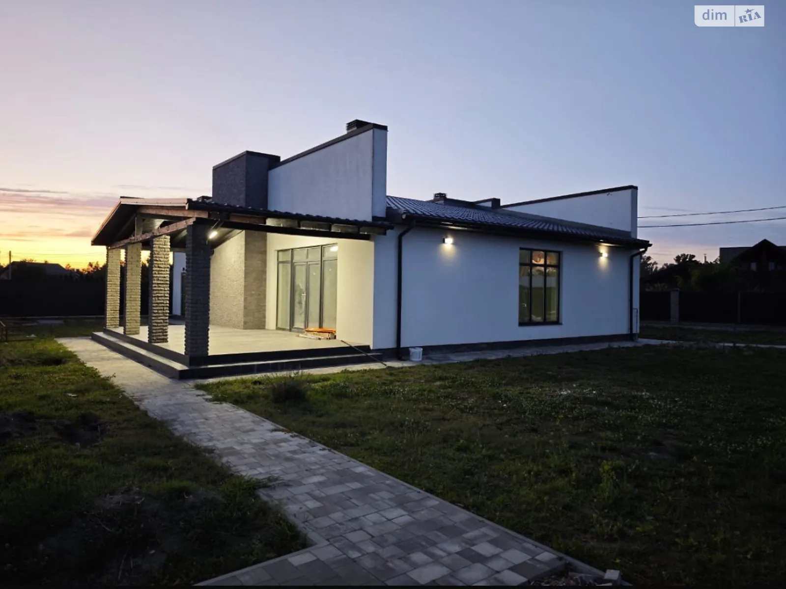 Продается одноэтажный дом 161 кв. м с гаражом, цена: 222000 $ - фото 1