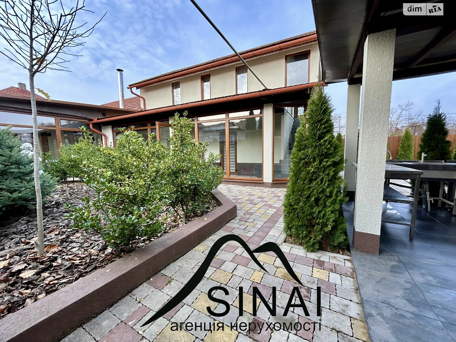 Продается одноэтажный дом 230 кв. м с участком, цена: 300000 $ - фото 1