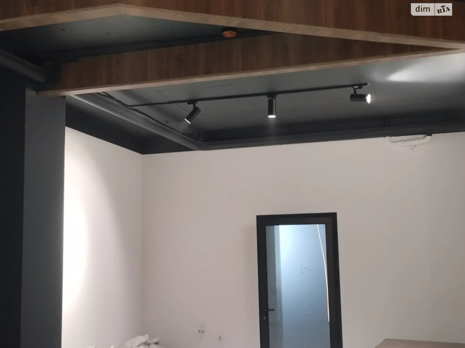 Здається в оренду приміщення вільного призначення 60 кв. м в 5-поверховій будівлі, цена: 800 $ - фото 1