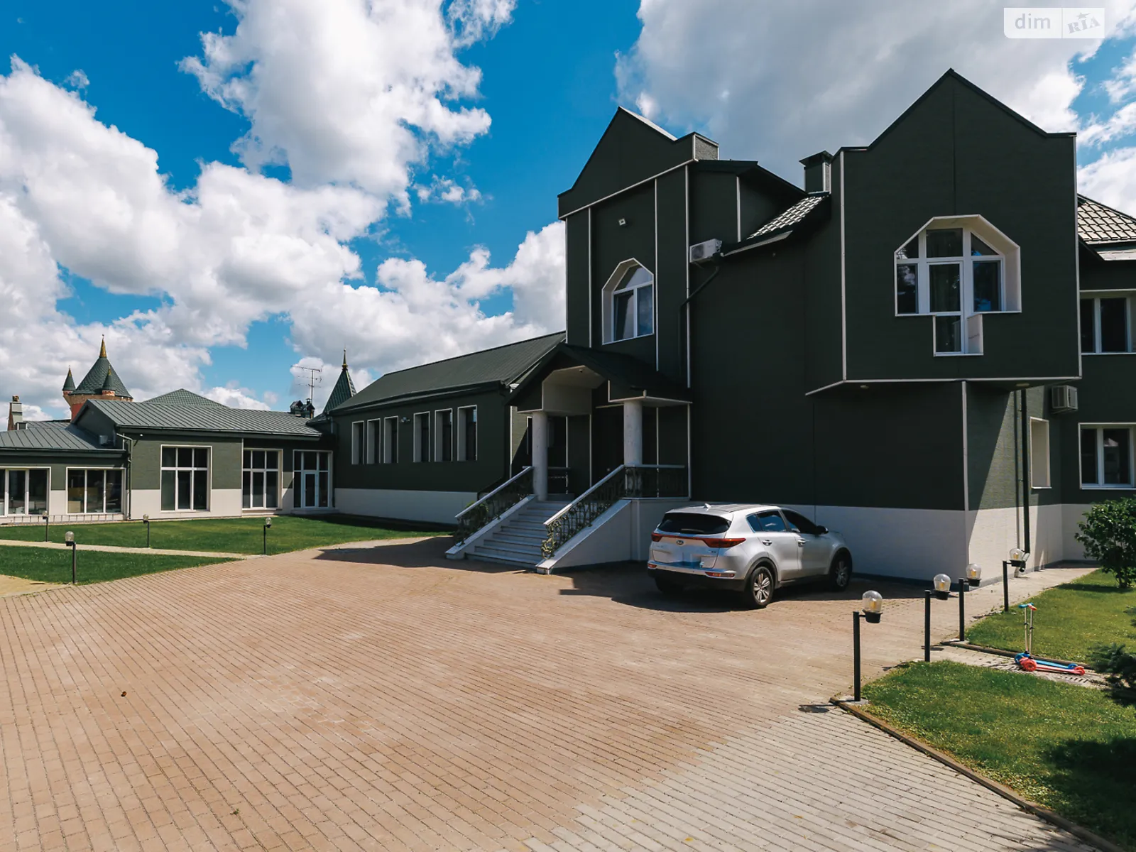 Продается дом на 2 этажа 562 кв. м с мансардой, цена: 450000 $ - фото 1