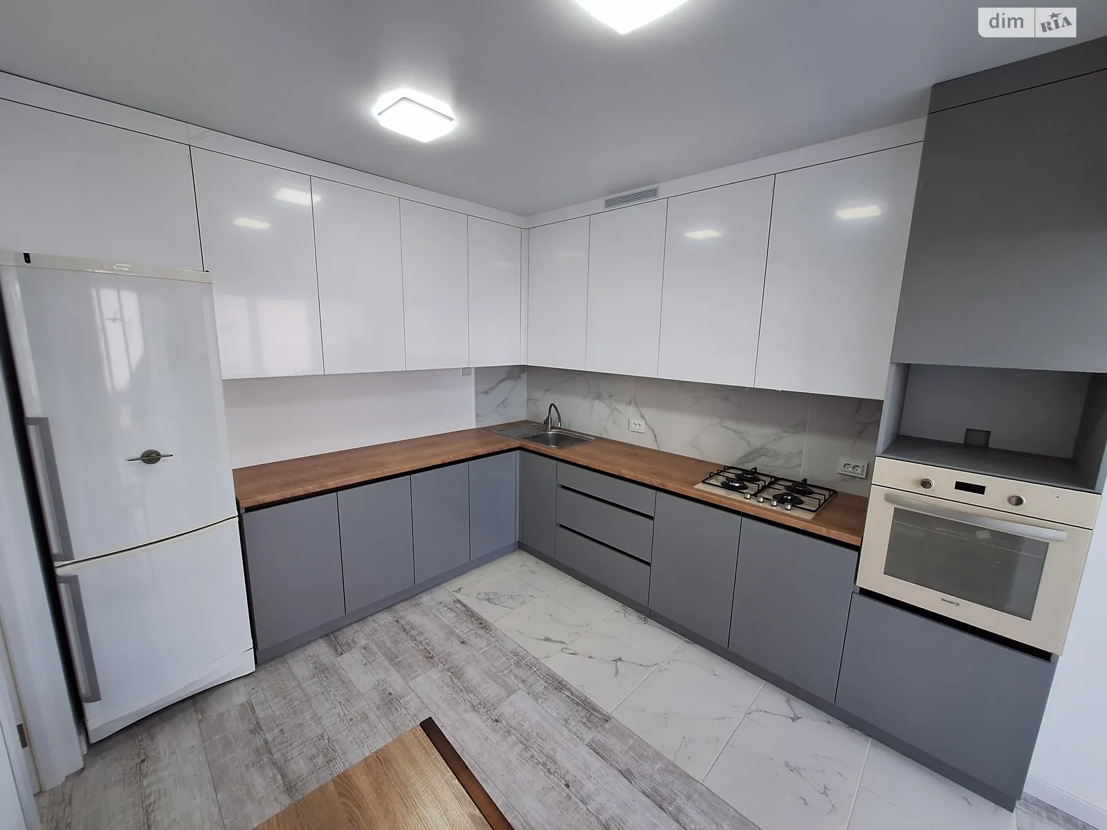 Продается 1-комнатная квартира 47.7 кв. м в Бармаках, мас. Слава победителям - фото 1