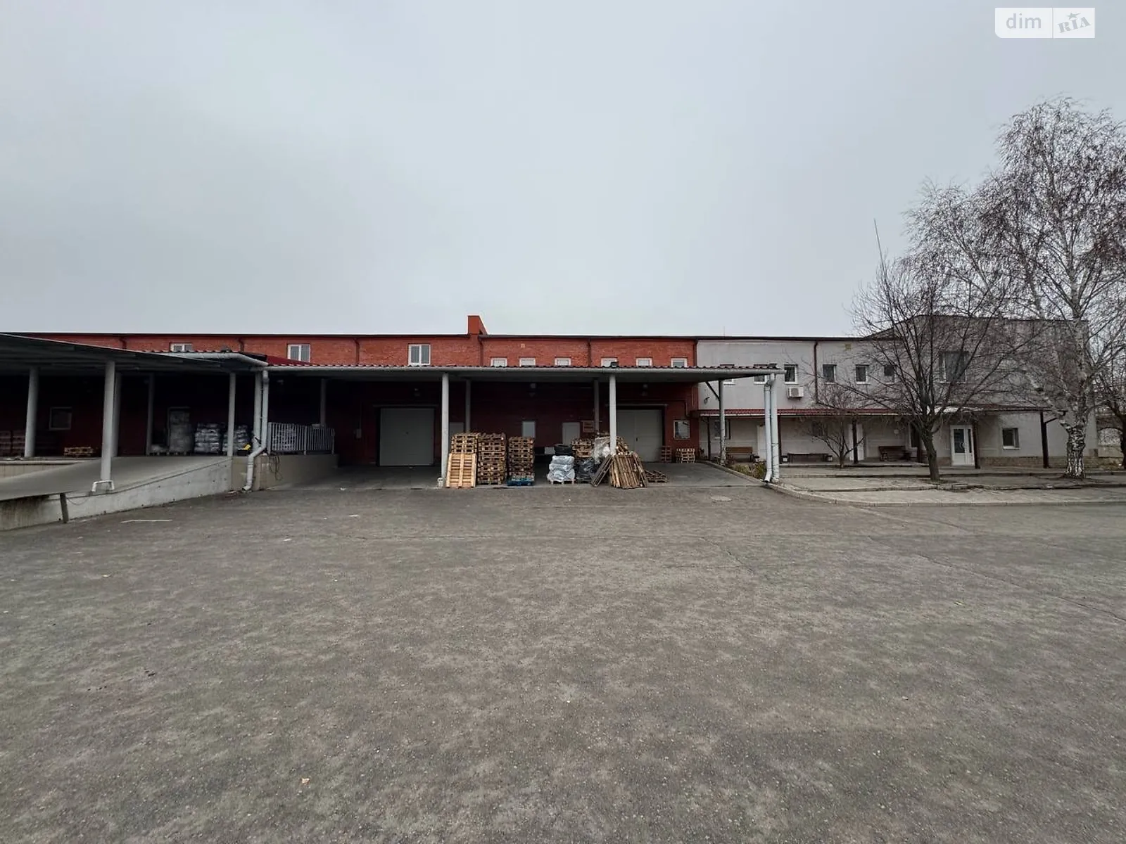 Продается объект сферы услуг 2350 кв. м в 2-этажном здании, цена: 1300000 $ - фото 1