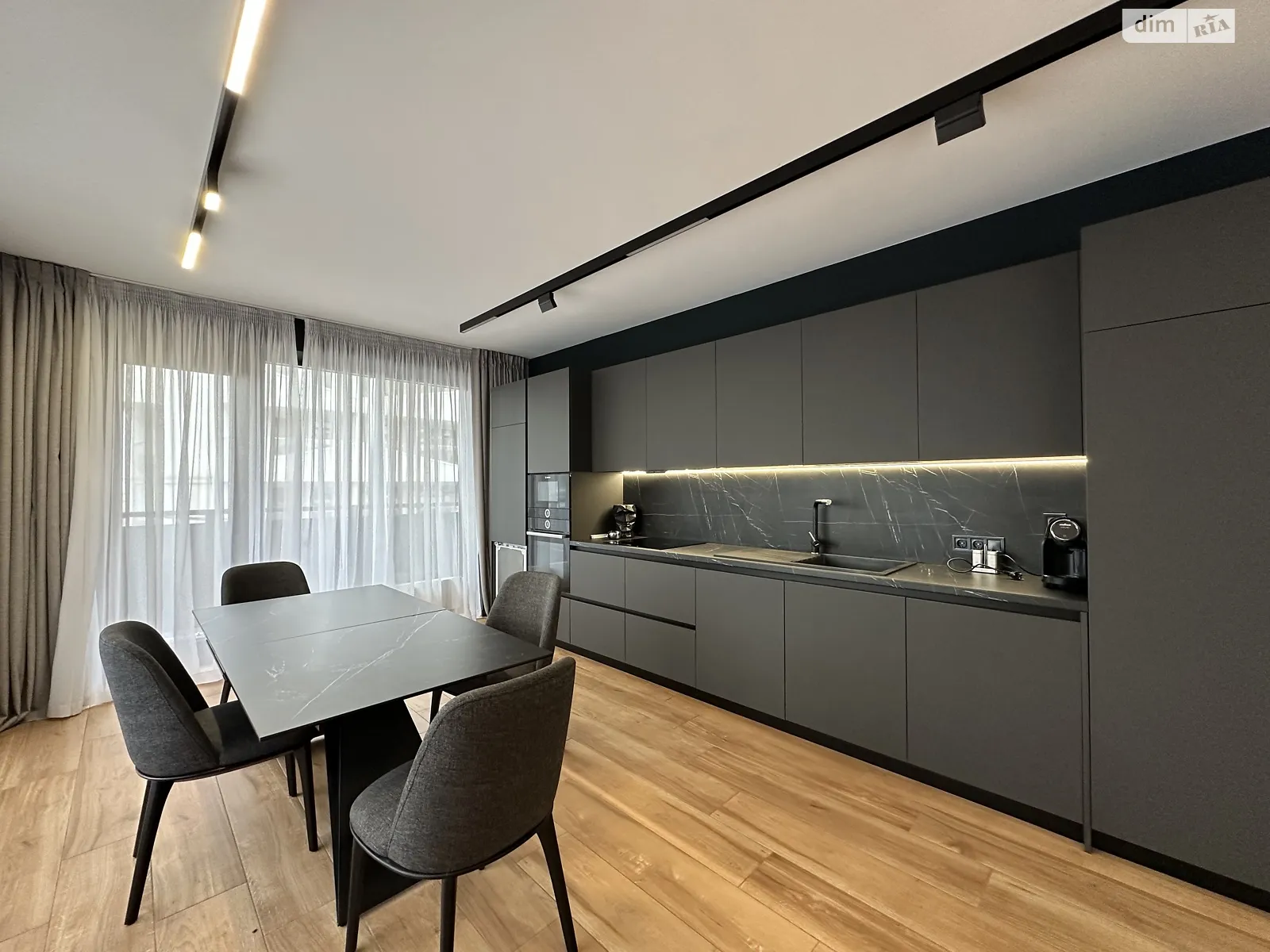 Сдается в аренду 1-комнатная квартира 75 кв. м в Одессе, ул. Валерия Самофалова, 8 - фото 1