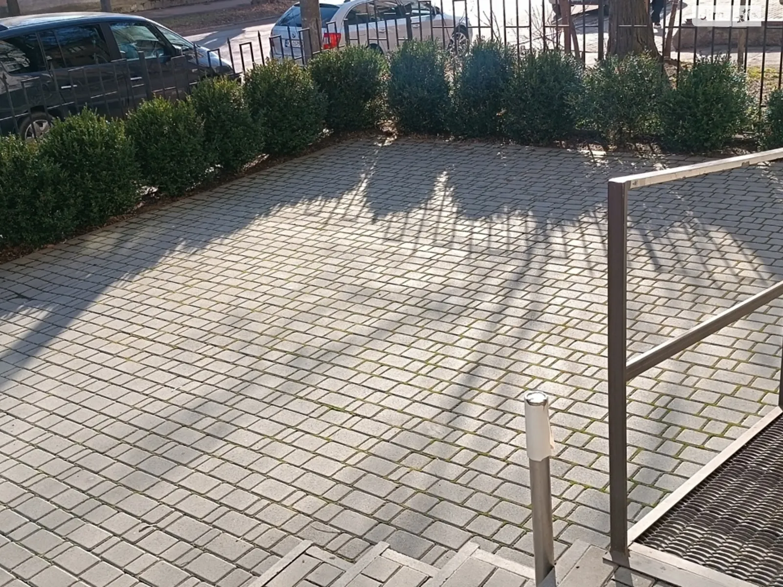 Сдается в аренду помещения свободного назначения 86 кв. м в 9-этажном здании, цена: 30000 грн - фото 1