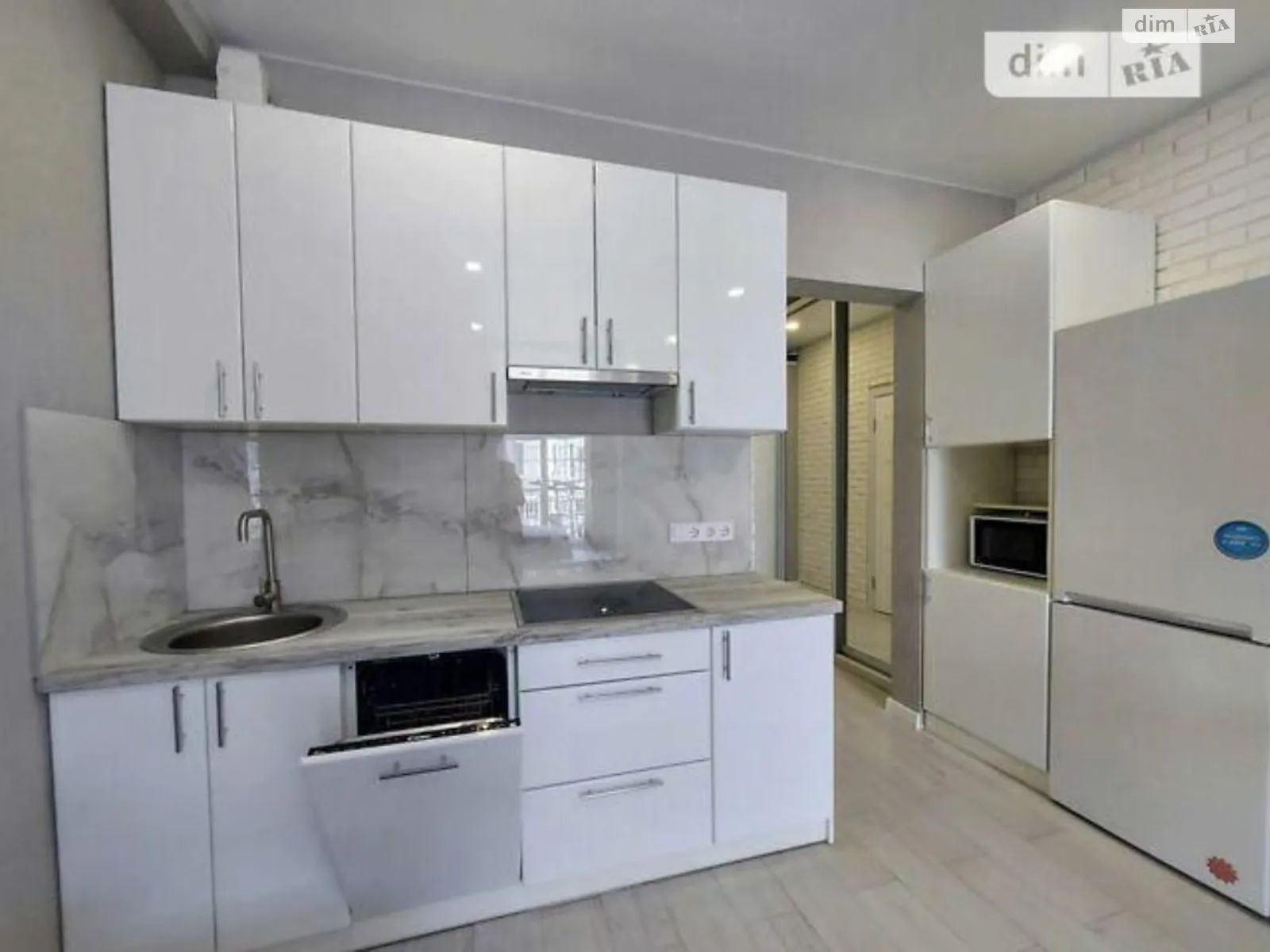 Продается 1-комнатная квартира 60 кв. м в Киеве, ул. Михаила Максимовича, 26Б - фото 1