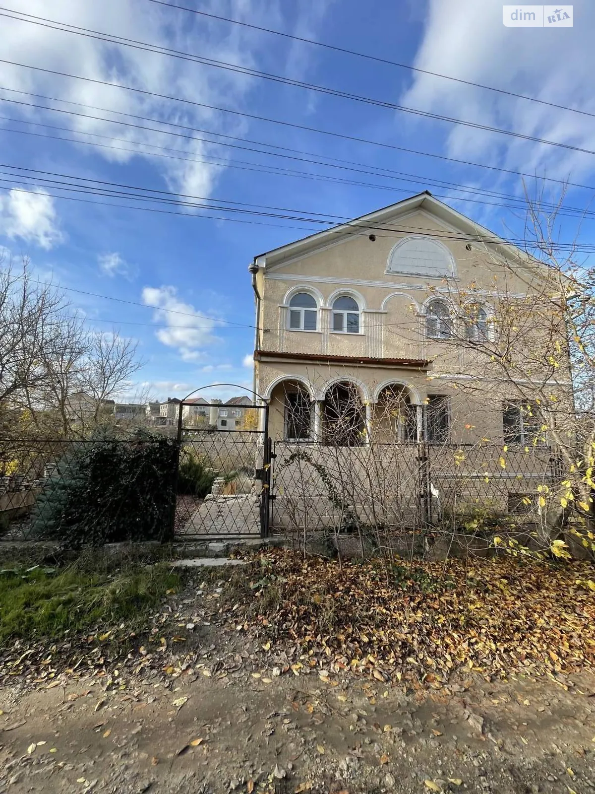 Продается дом на 2 этажа 225 кв. м с участком, цена: 120000 $ - фото 1