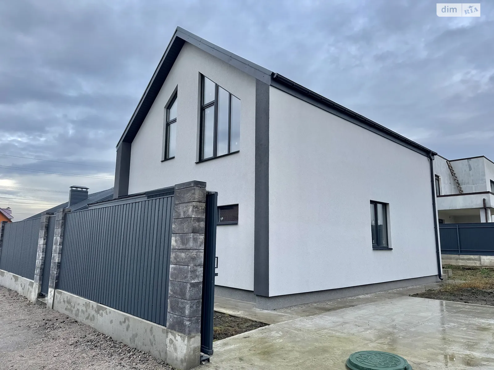 Продается дом на 2 этажа 134 кв. м с баней/сауной, цена: 108000 $ - фото 1