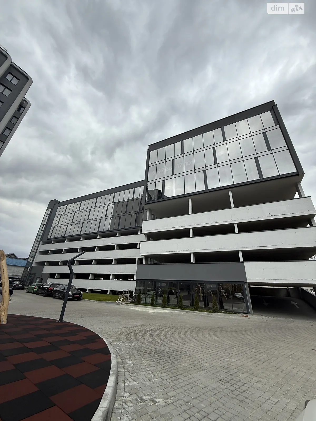 Сдается в аренду подземный паркинг под легковое авто на 14.77 кв. м, цена: 2000 грн - фото 1