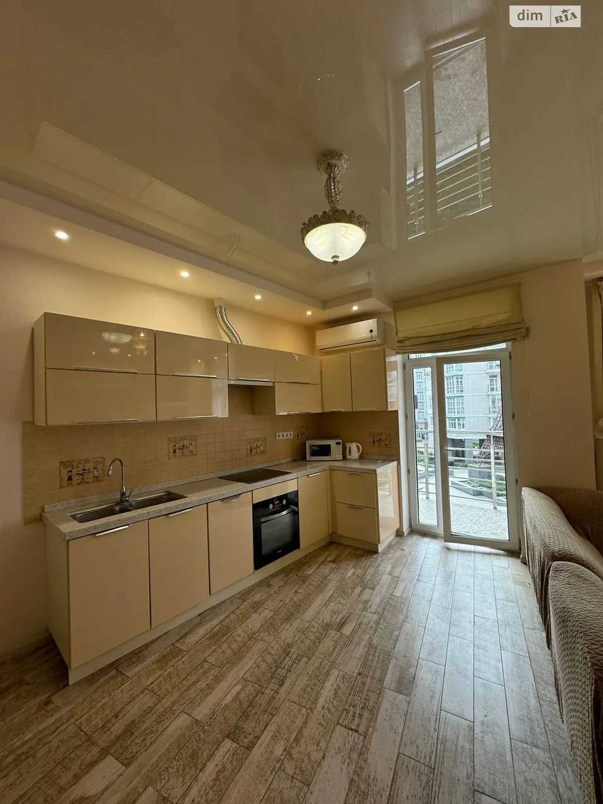 ул. Академика Филатова, 2/1 Саперное Поле Киев ЖК Французский квартал Дворец Украина - фото 1