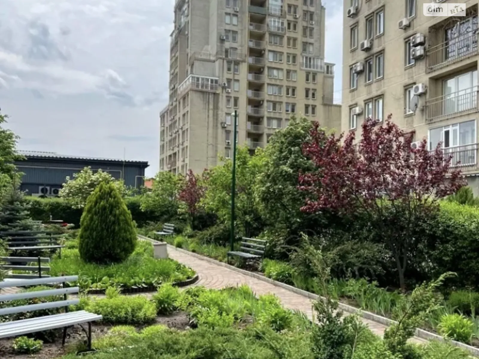 Продається 2-кімнатна квартира 65 кв. м у Слобожанському, вул. Слобожанська(8-го Березня), 9А - фото 1