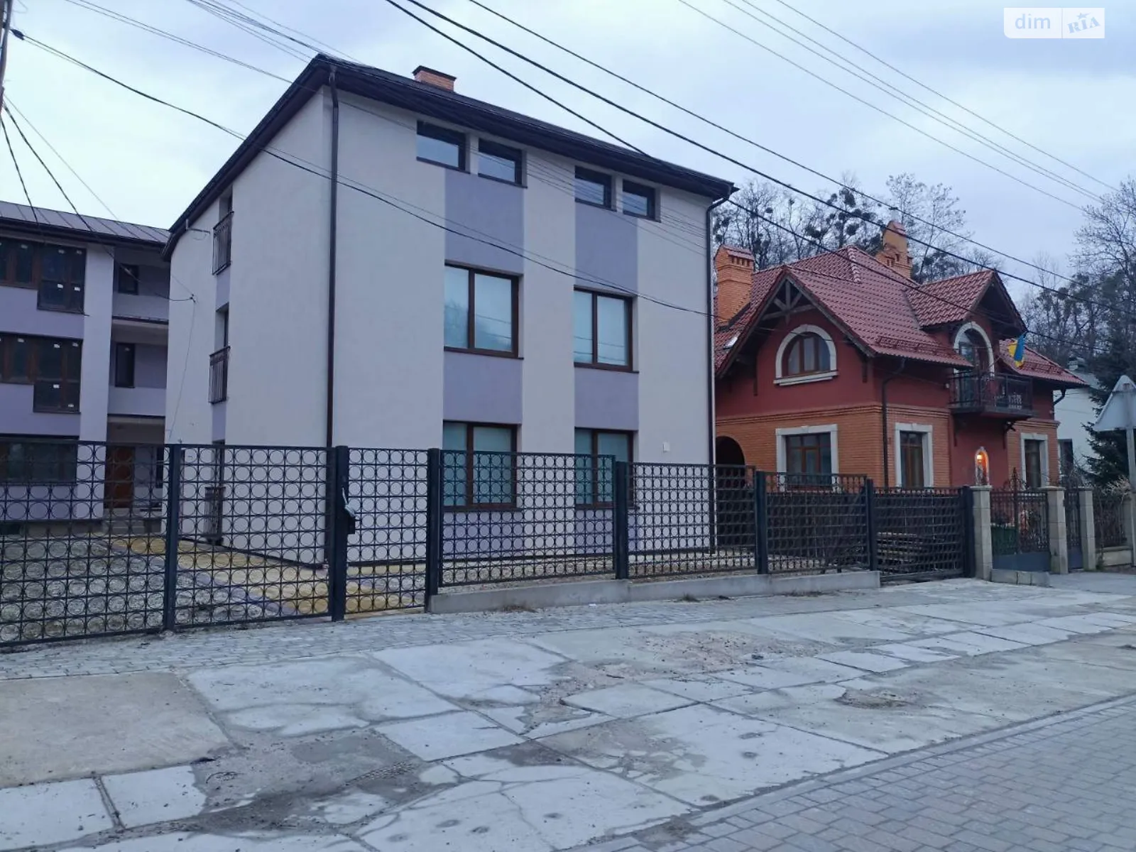 Продається будинок 3 поверховий 476 кв. м з каміном, цена: 750000 $ - фото 1