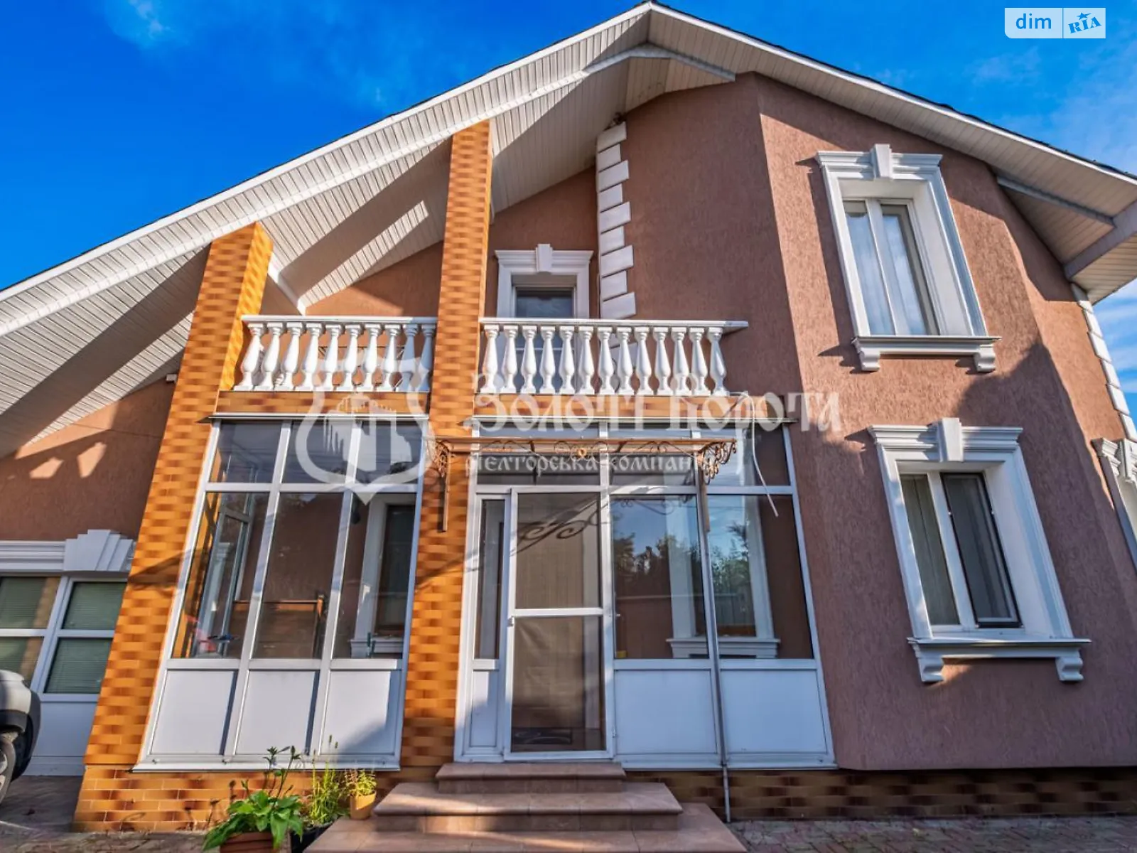 Продается дом на 2 этажа 180.6 кв. м с баней/сауной, цена: 220000 $ - фото 1