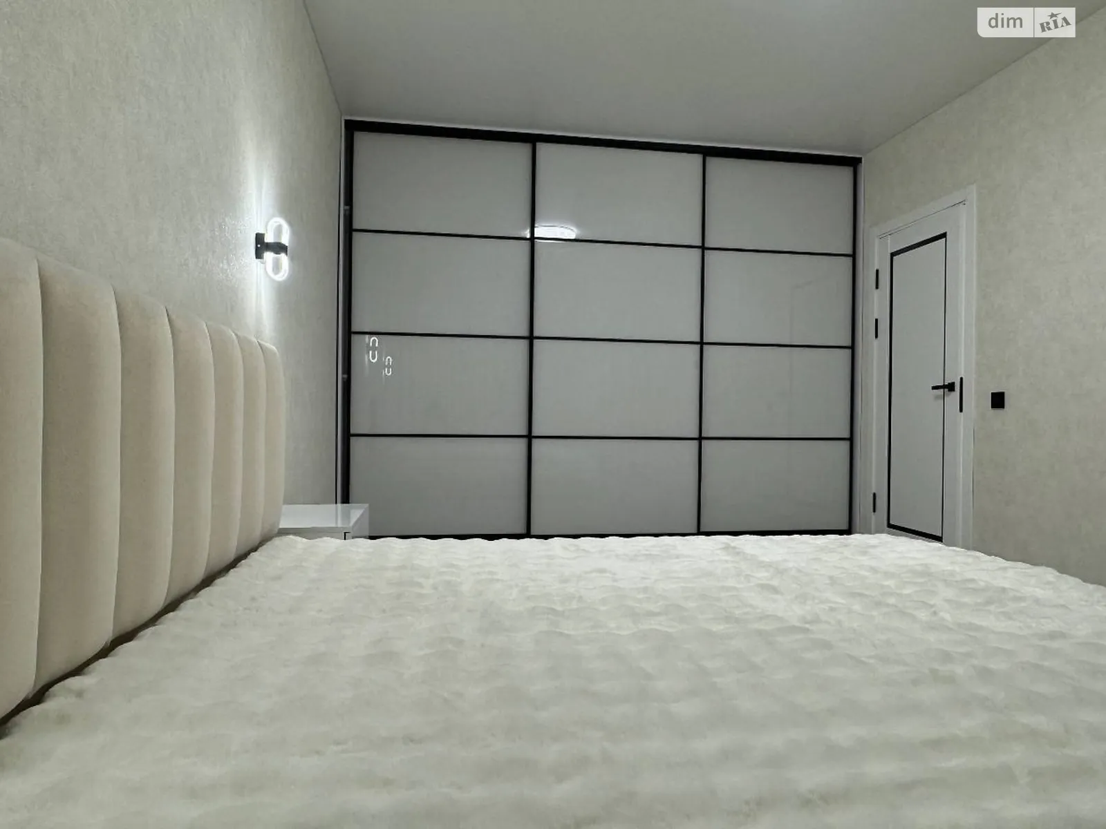 Продается 2-комнатная квартира 67.8 кв. м в Хмельницком, ул. Кармелюка, 3В - фото 1