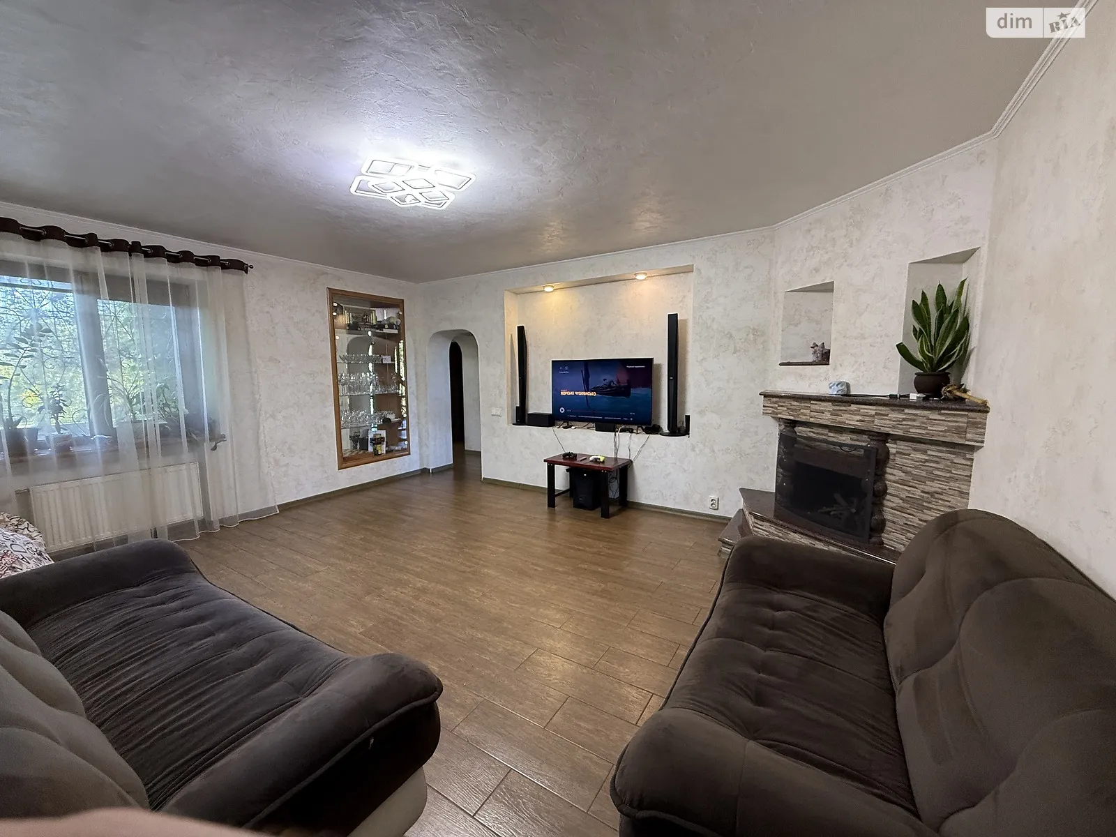 Продається будинок 3 поверховий 200 кв. м з подвалом, цена: 120000 $ - фото 1