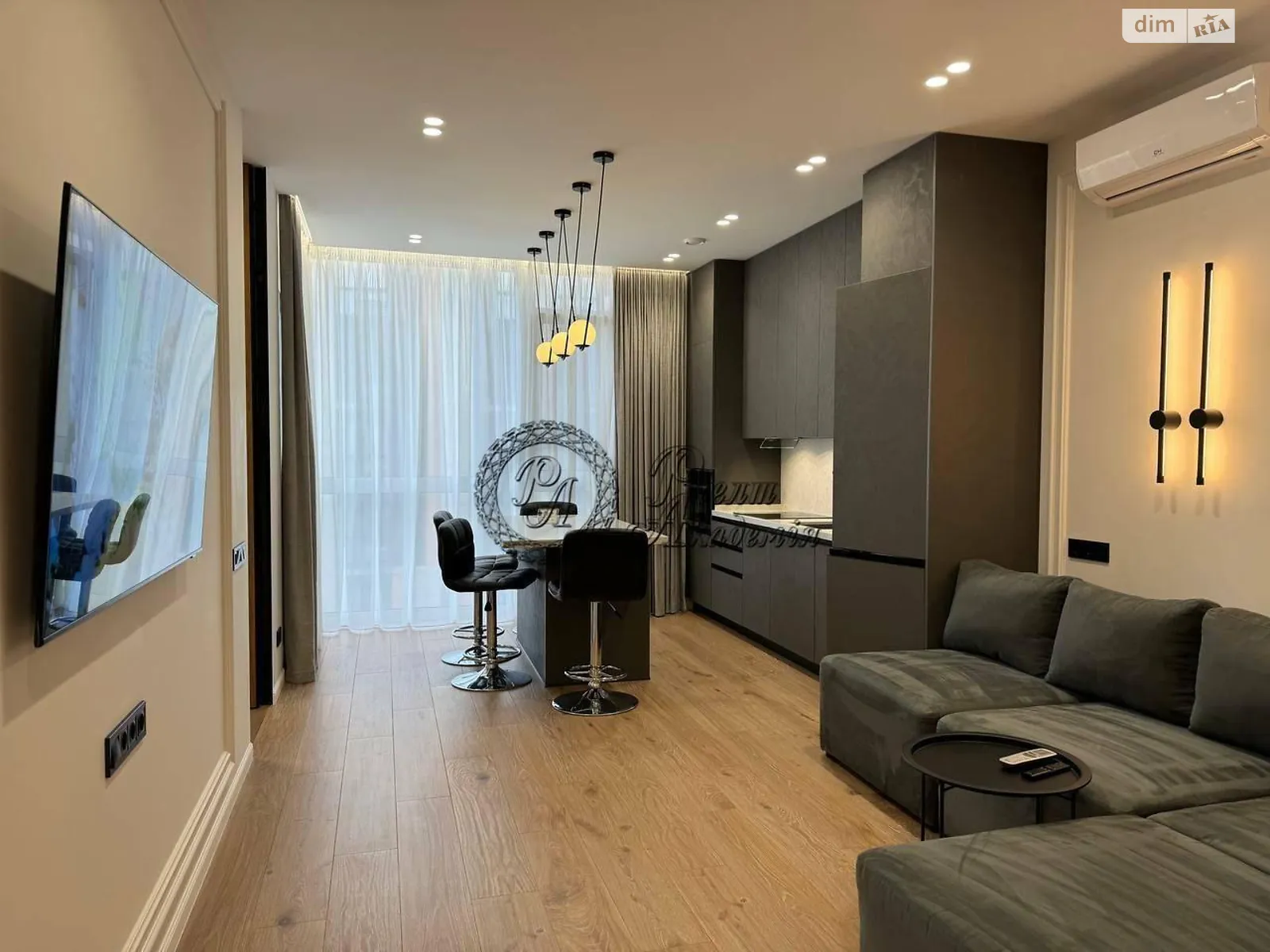 Сдается в аренду 2-комнатная квартира 80.1 кв. м в Киеве, ул. Предславинская, 44 - фото 1