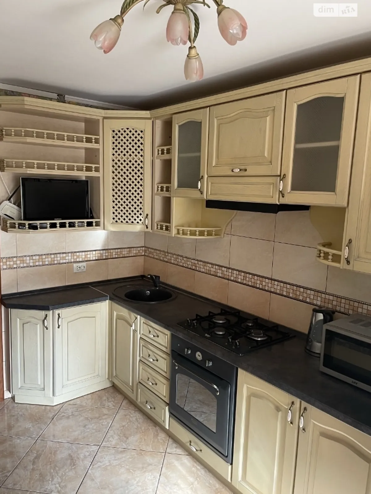 3-комнатная квартира 64 кв. м в Луцке, ул. Липинского - фото 1