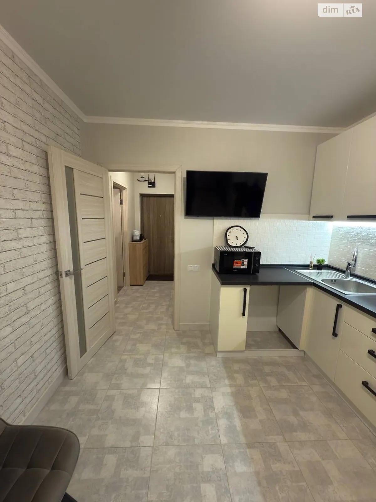 Сдается в аренду 1-комнатная квартира 41 кв. м в Николаеве, ул. Мостостроителей, 18 - фото 1