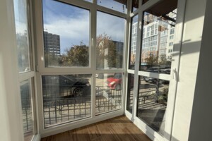 Продажа квартиры, Черновцы, р‑н. Первомайский, Русская улица, дом 241