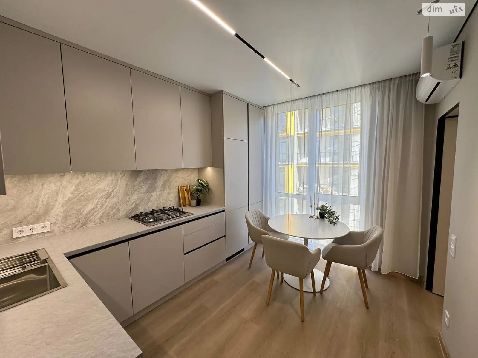 Сдается в аренду 1-комнатная квартира 42 кв. м в Львове, ул. Пимоненко Николая, 5 - фото 1