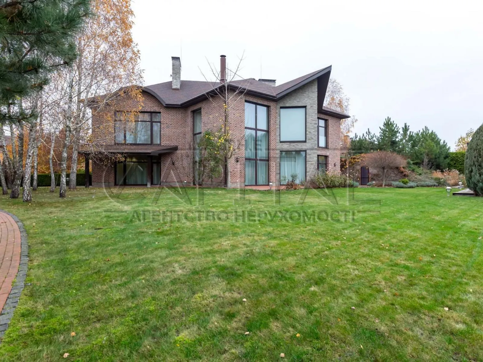 Сдается в аренду дом на 2 этажа 539.2 кв. м с беседкой, цена: 10000 $ - фото 1