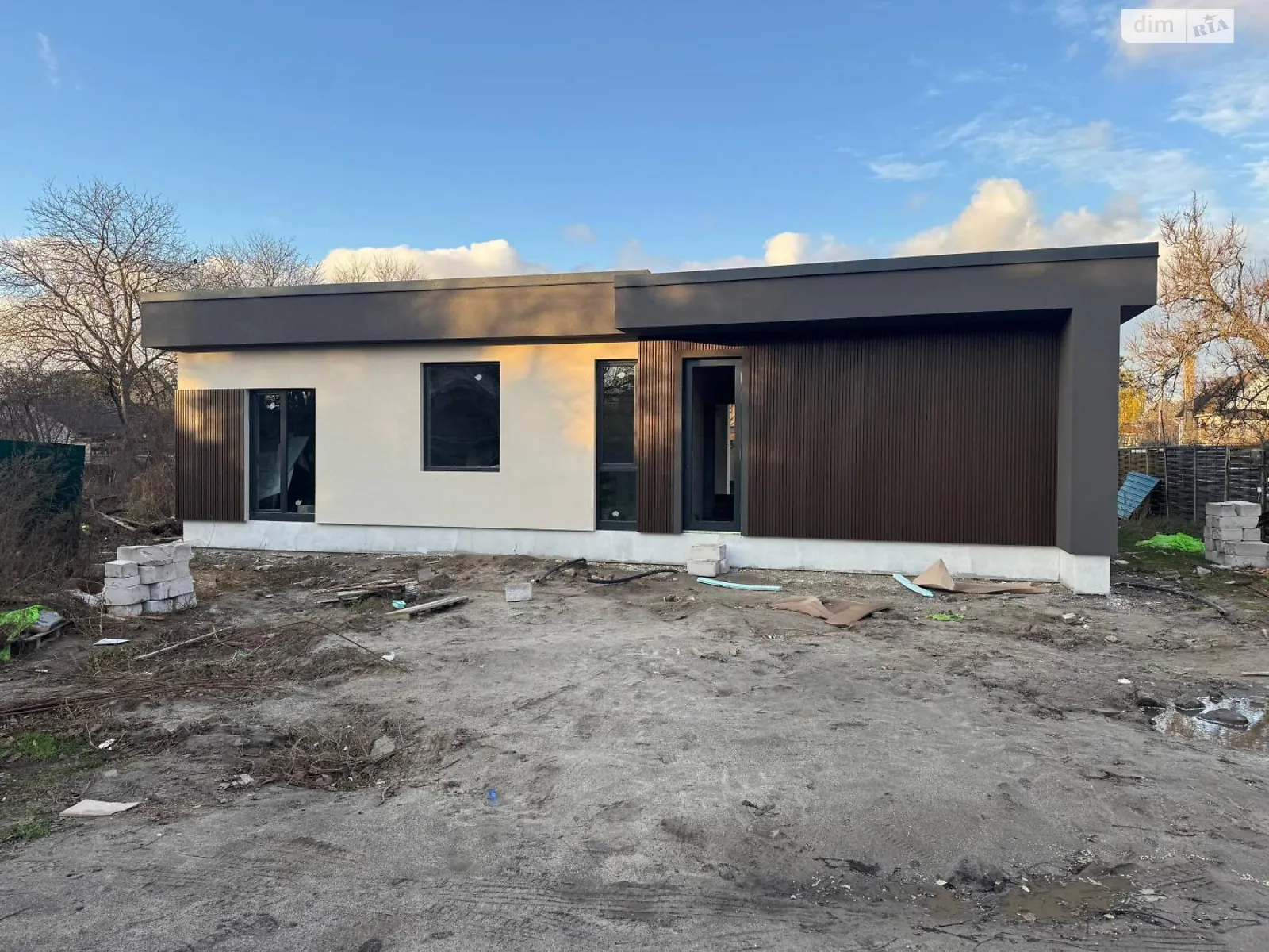 Продается одноэтажный дом 150 кв. м с бассейном, цена: 155000 $ - фото 1