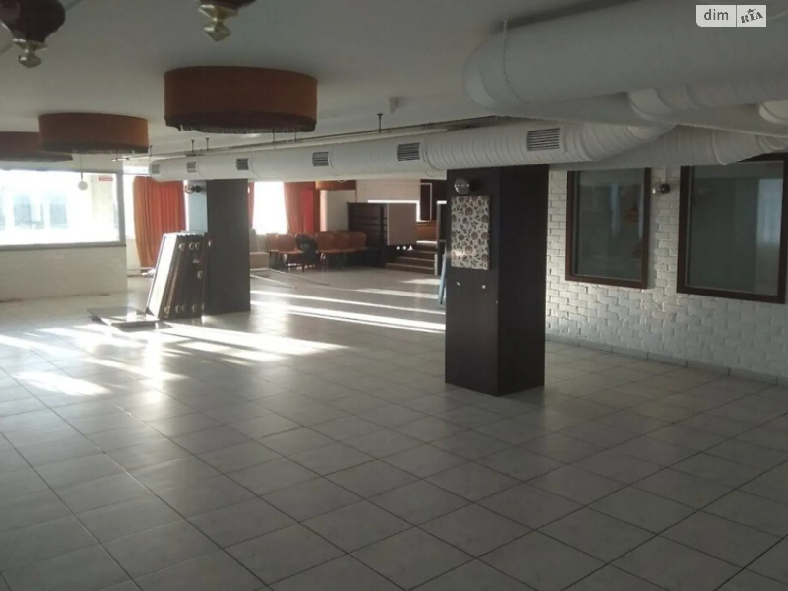 Сдается в аренду помещения свободного назначения 200 кв. м в 3-этажном здании, цена: 30000 грн - фото 1