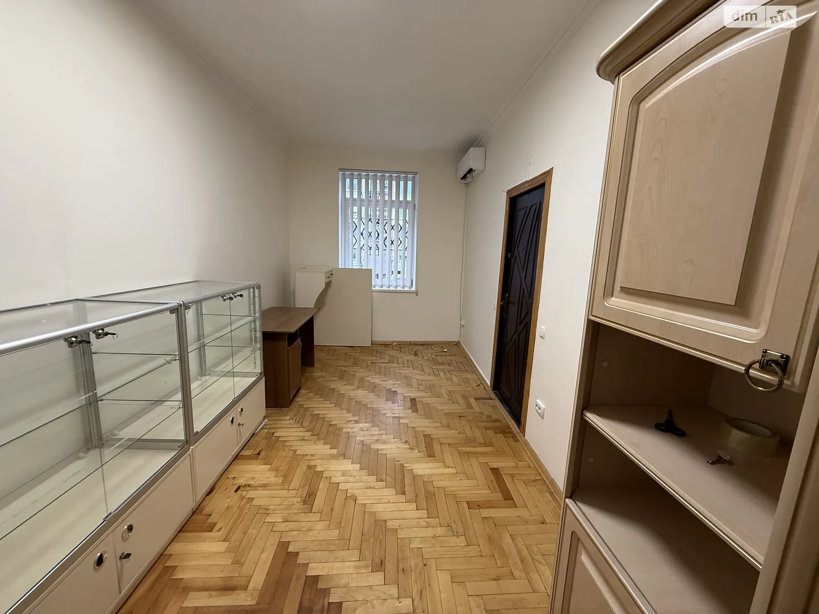 Сдается в аренду помещения свободного назначения 15 кв. м в 5-этажном здании, цена: 200 $ - фото 1