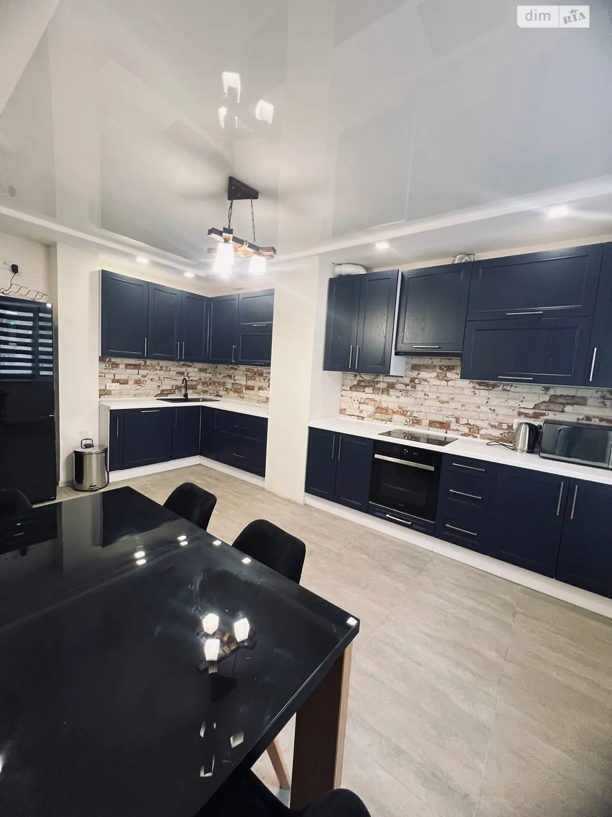 Сдается в аренду 2-комнатная квартира 94 кв. м в Львове, ул. Кравченко Ульяны, 8 - фото 1