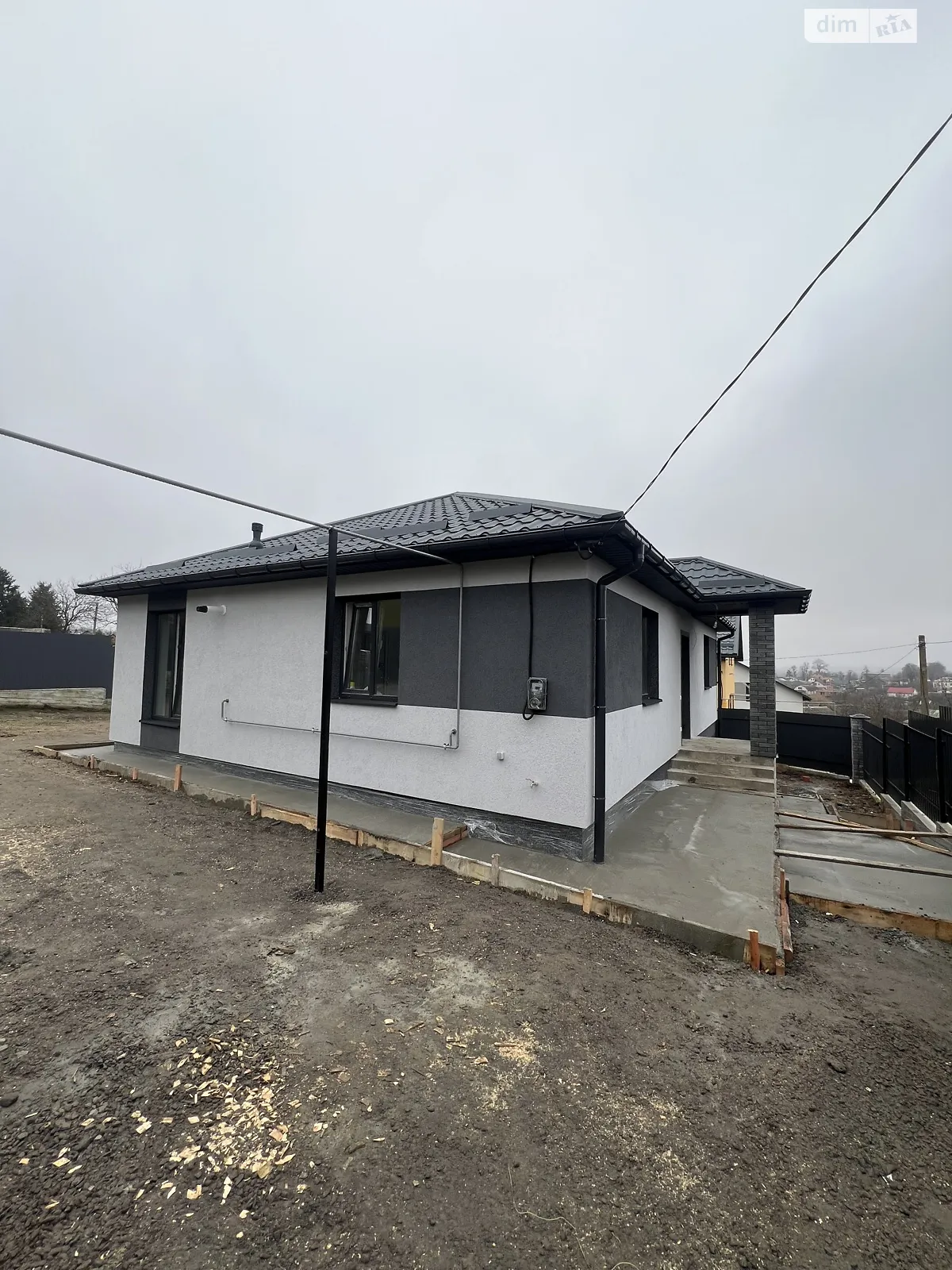 Продается одноэтажный дом 98 кв. м с гаражом, цена: 86000 $ - фото 1