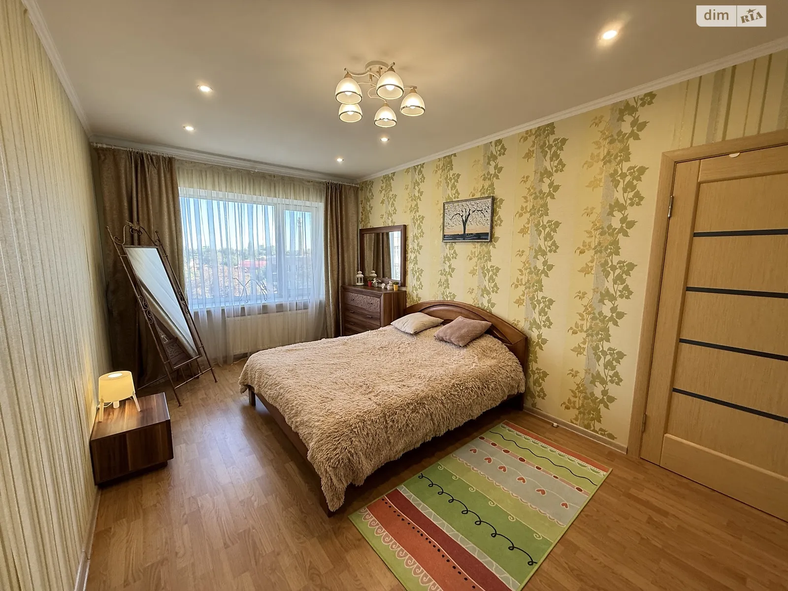 Продается 3-комнатная квартира 61 кв. м в Черкассах, ул. Ложешникова Владимира, 18 - фото 1