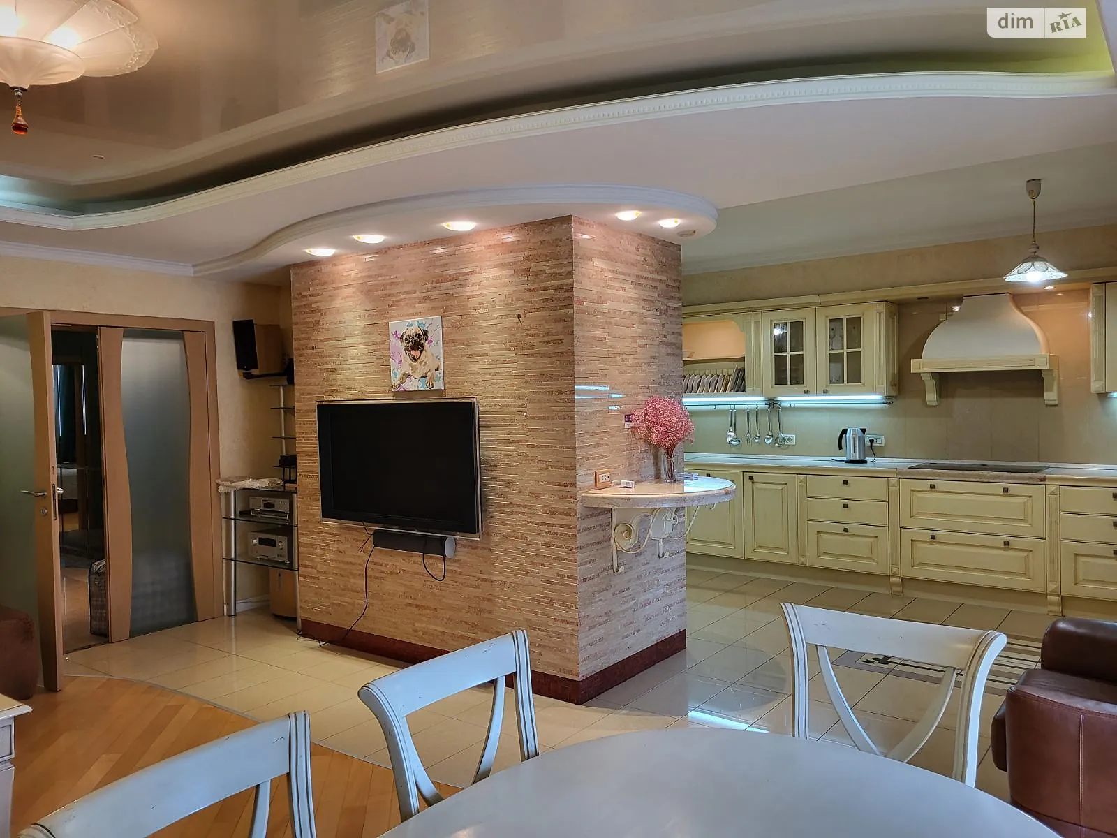 Сдается в аренду 2-комнатная квартира 145 кв. м в Одессе, ул. Леонтовича, 6Б - фото 1