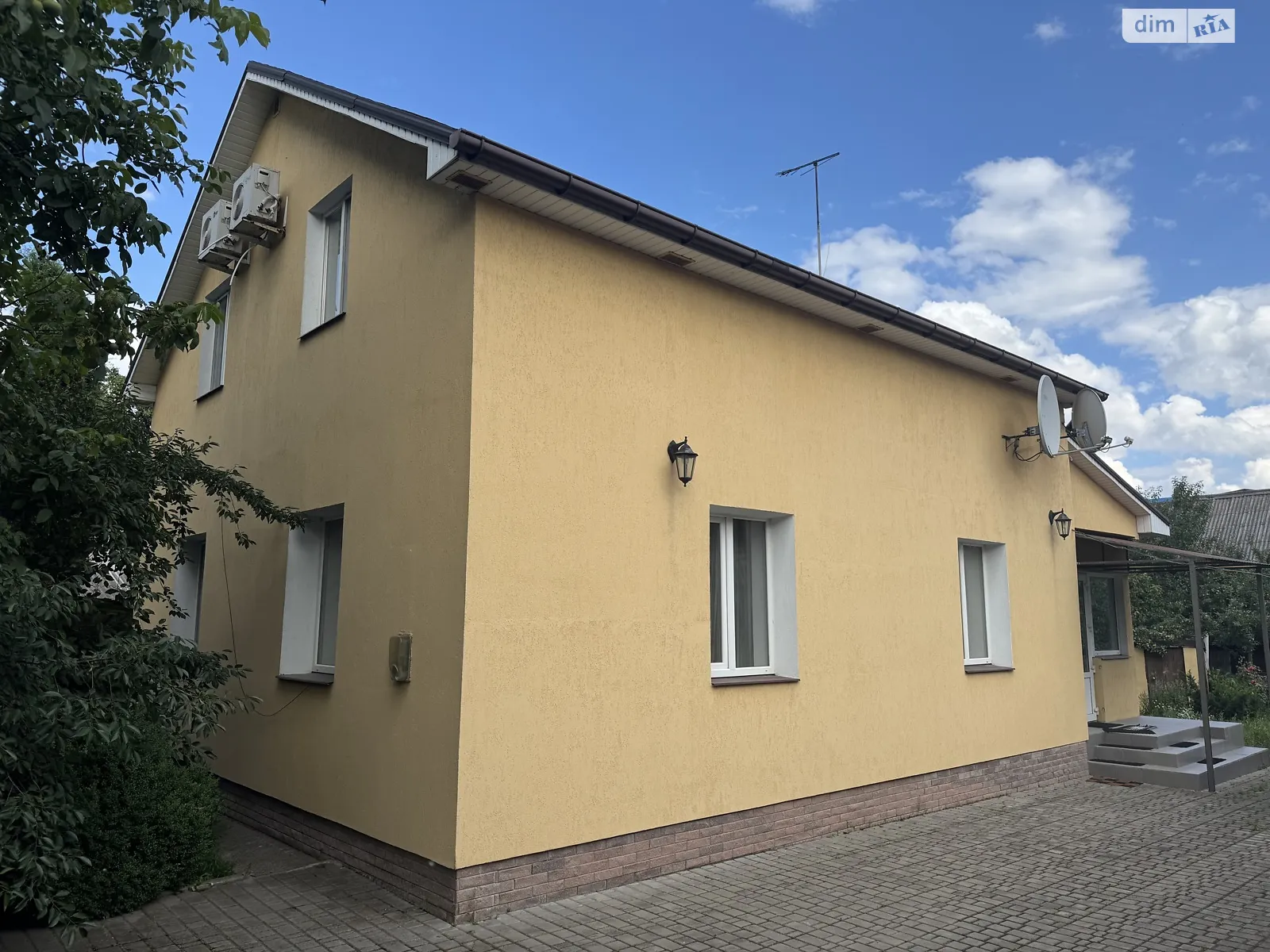 Продается дом на 2 этажа 130.9 кв. м с садом, цена: 95000 $ - фото 1