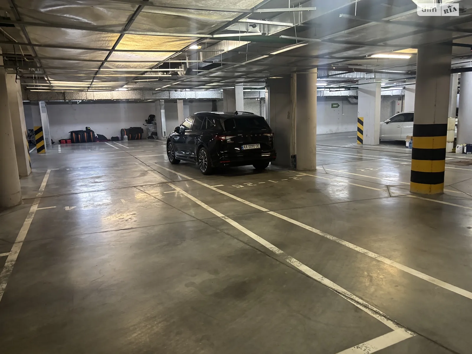 Продается подземный паркинг под легковое авто на 13.6 кв. м, цена: 35500 $ - фото 1