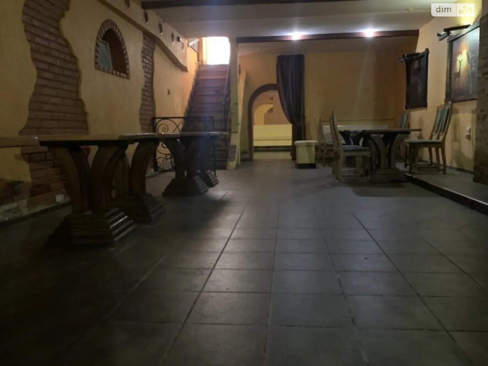 Сдается в аренду объект сферы услуг 110 кв. м в 2-этажном здании, цена: 30000 грн - фото 1