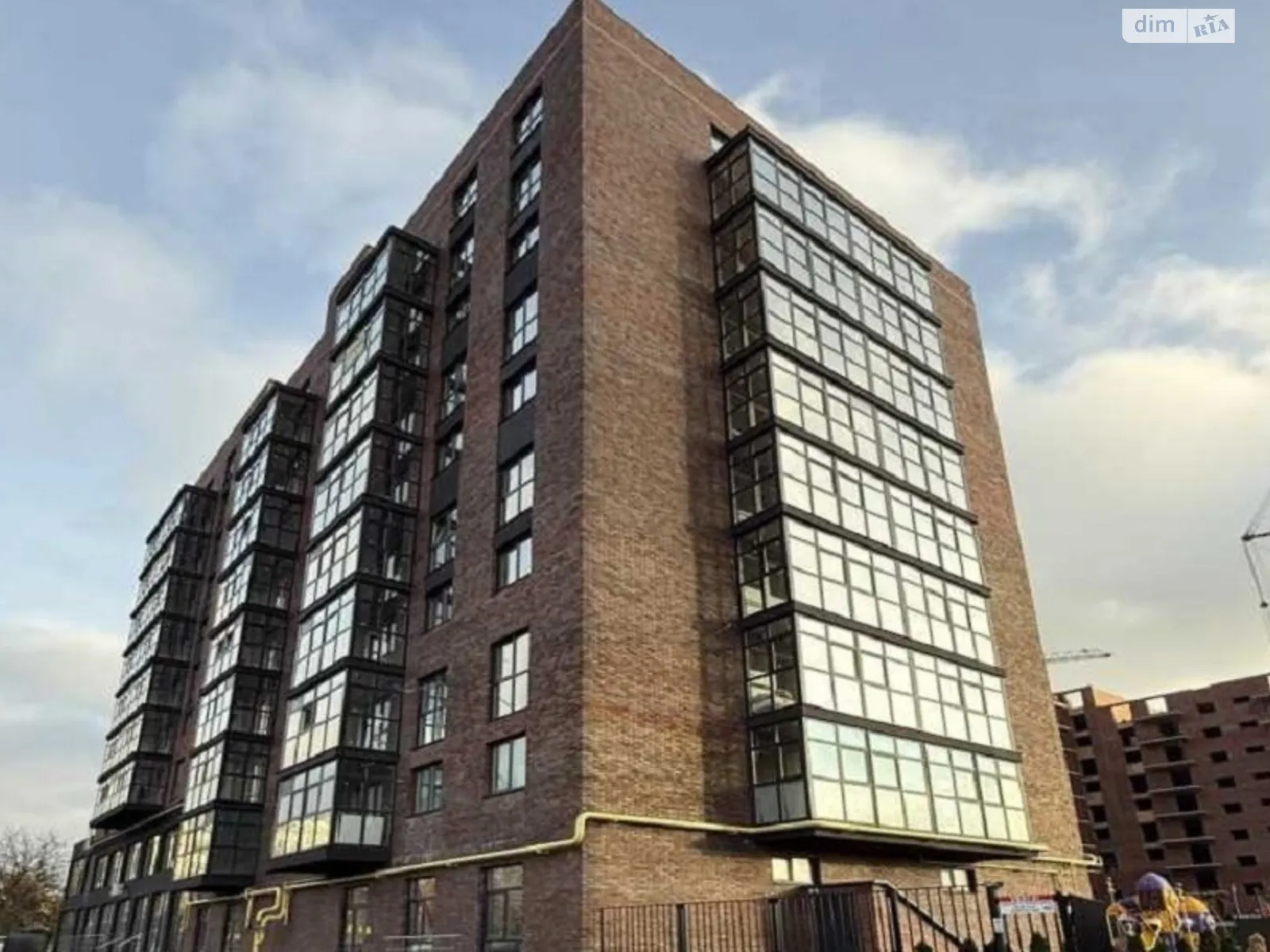 Продается 3-комнатная квартира 121.1 кв. м в Полтаве, ул. Великотырновская, 9А - фото 1