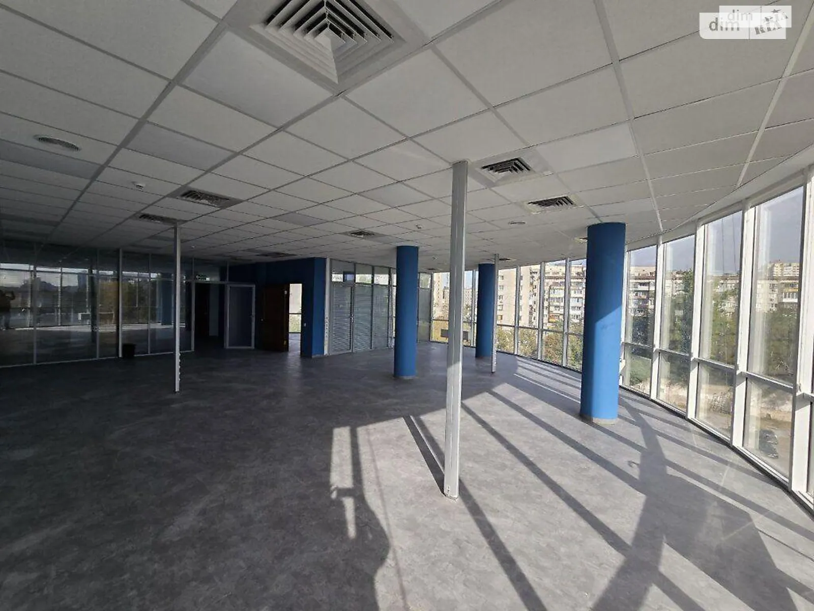 Сдается в аренду офис 297 кв. м в бизнес-центре, цена: 5049 $ - фото 1