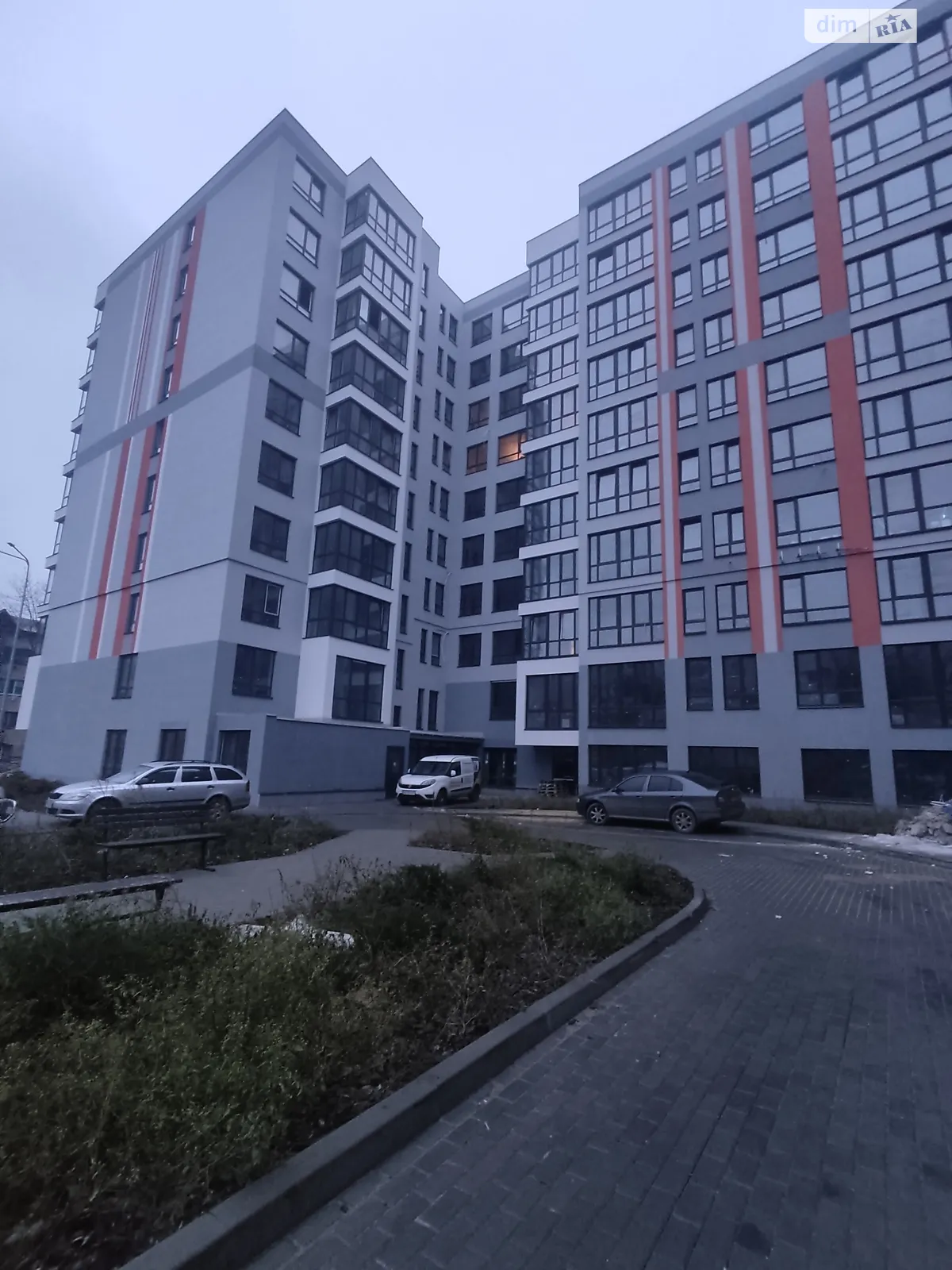 Продается 3-комнатная квартира 88.6 кв. м в Виннице, пл. Привокзальная, 30 - фото 1