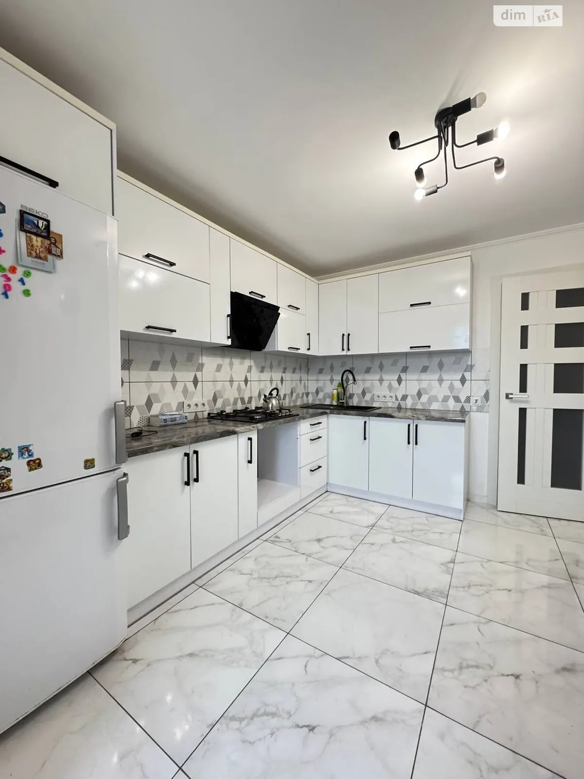 1-кімнатна квартира 41 кв. м у Тернополі, вул. Героїв Чорнобиля - фото 1