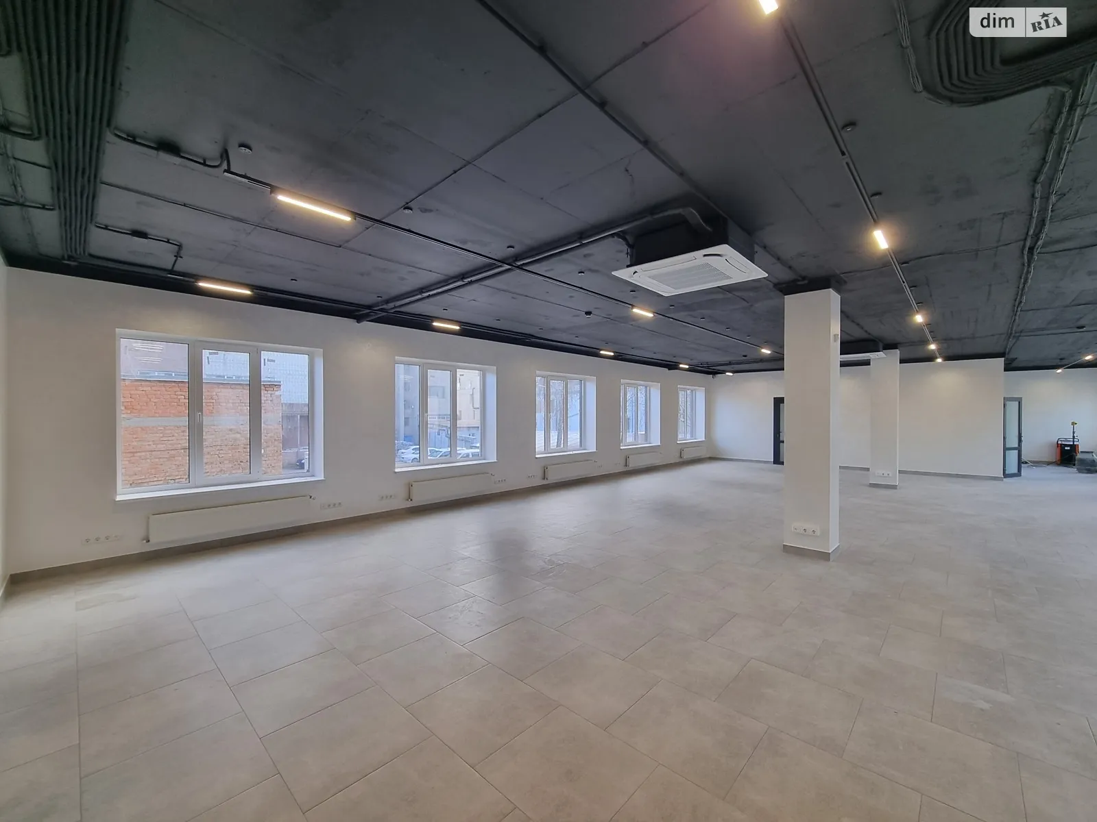 Здається в оренду офіс 225 кв. м в бізнес-центрі, цена: 90000 грн - фото 1