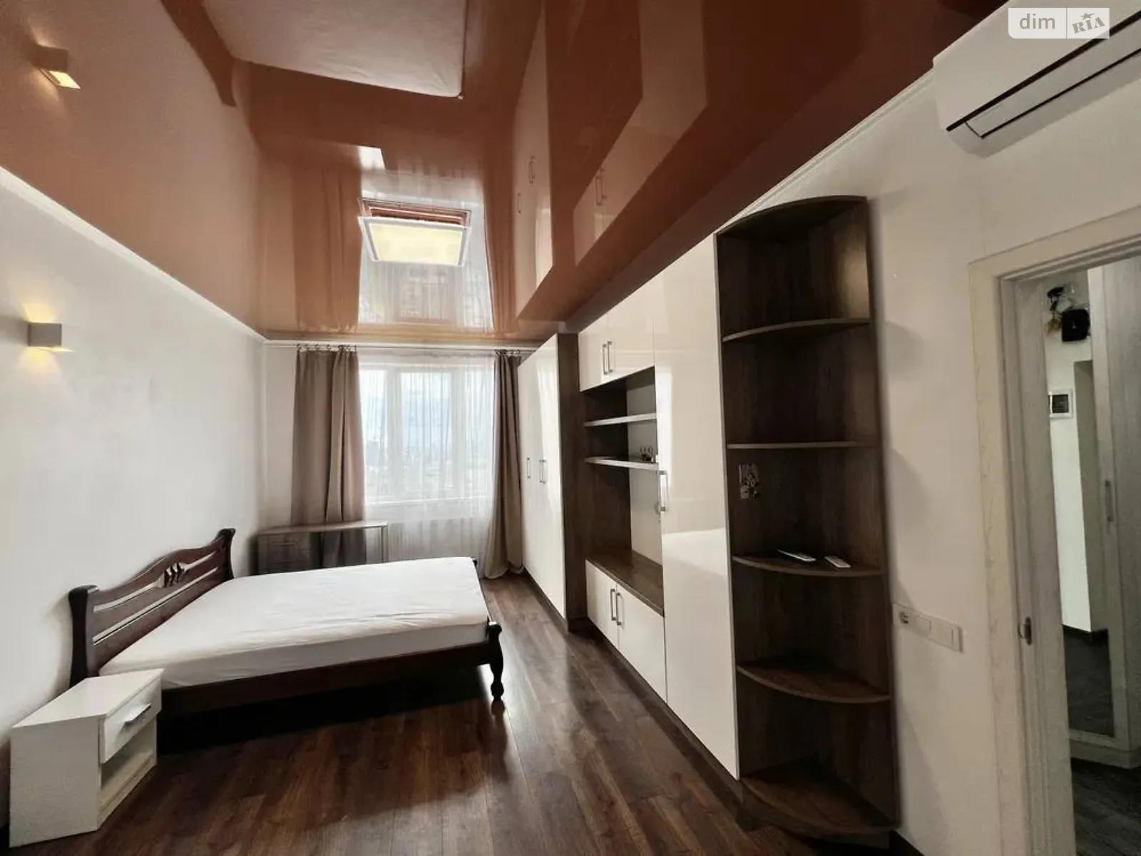 Сдается в аренду 1-комнатная квартира 41 кв. м в Одессе, ул. Среднефонтанская, 35 корпус 1 - фото 1