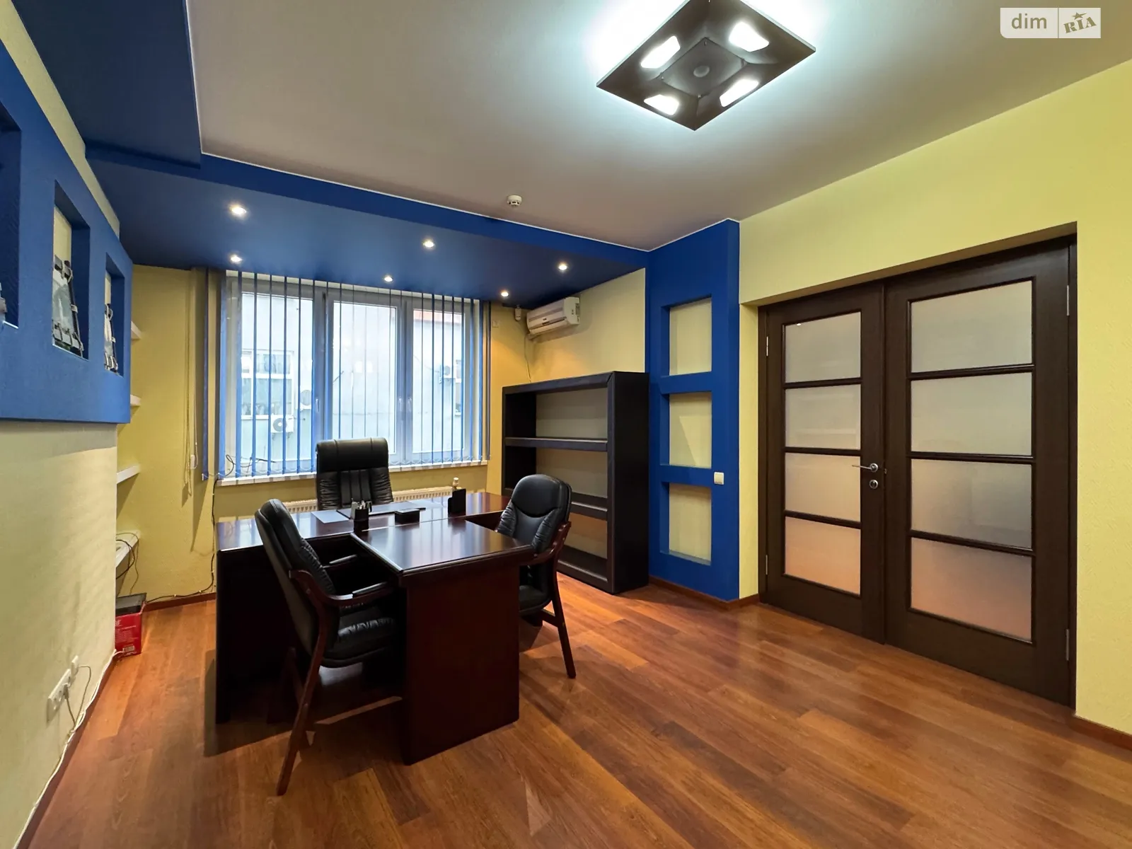 Продается офис 119 кв. м в бизнес-центре, цена: 170000 $ - фото 1