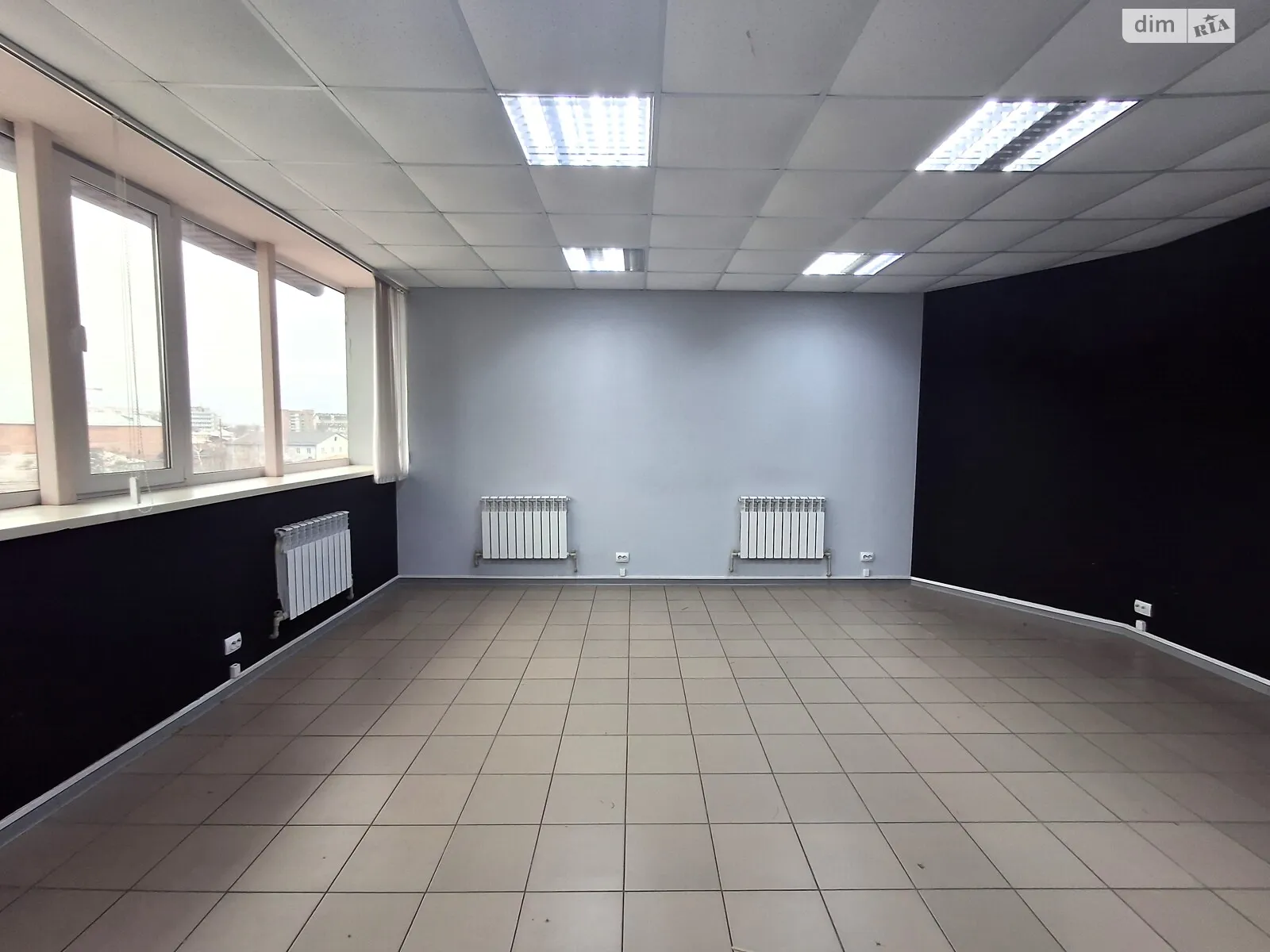 Сдается в аренду офис 100 кв. м в бизнес-центре, цена: 10000 грн - фото 1