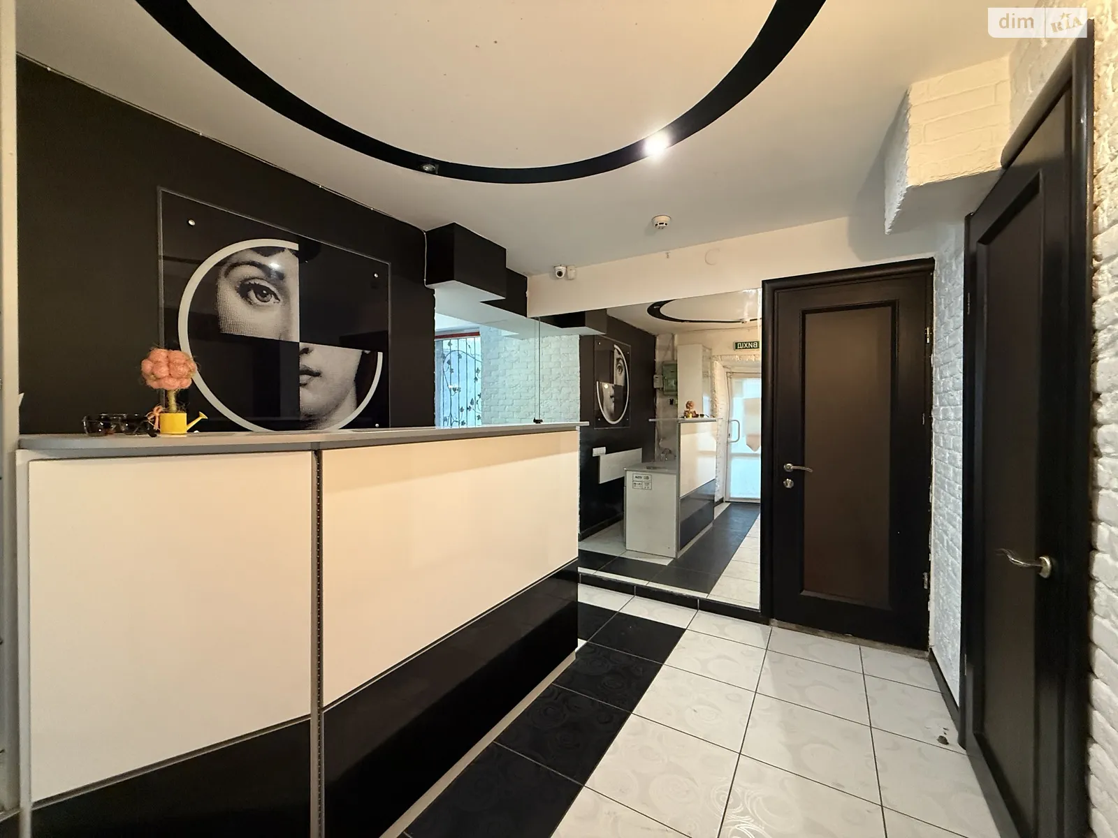 Продается помещения свободного назначения 105 кв. м в 5-этажном здании, цена: 125000 $ - фото 1