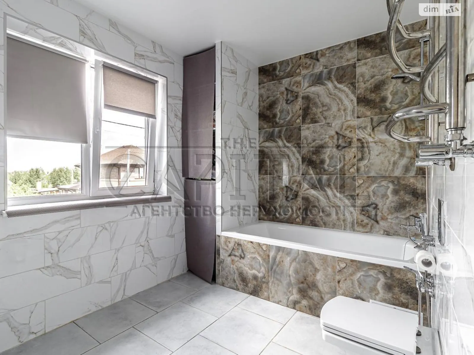 Продается дом на 2 этажа 200 кв. м с мансардой, цена: 201000 $ - фото 1