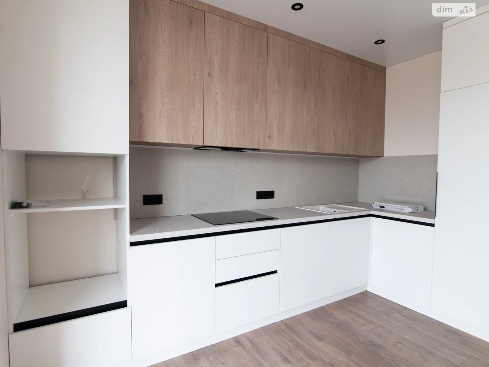 мас. Веснянковый, 10 Ленокомбинат Ровно - фото 1