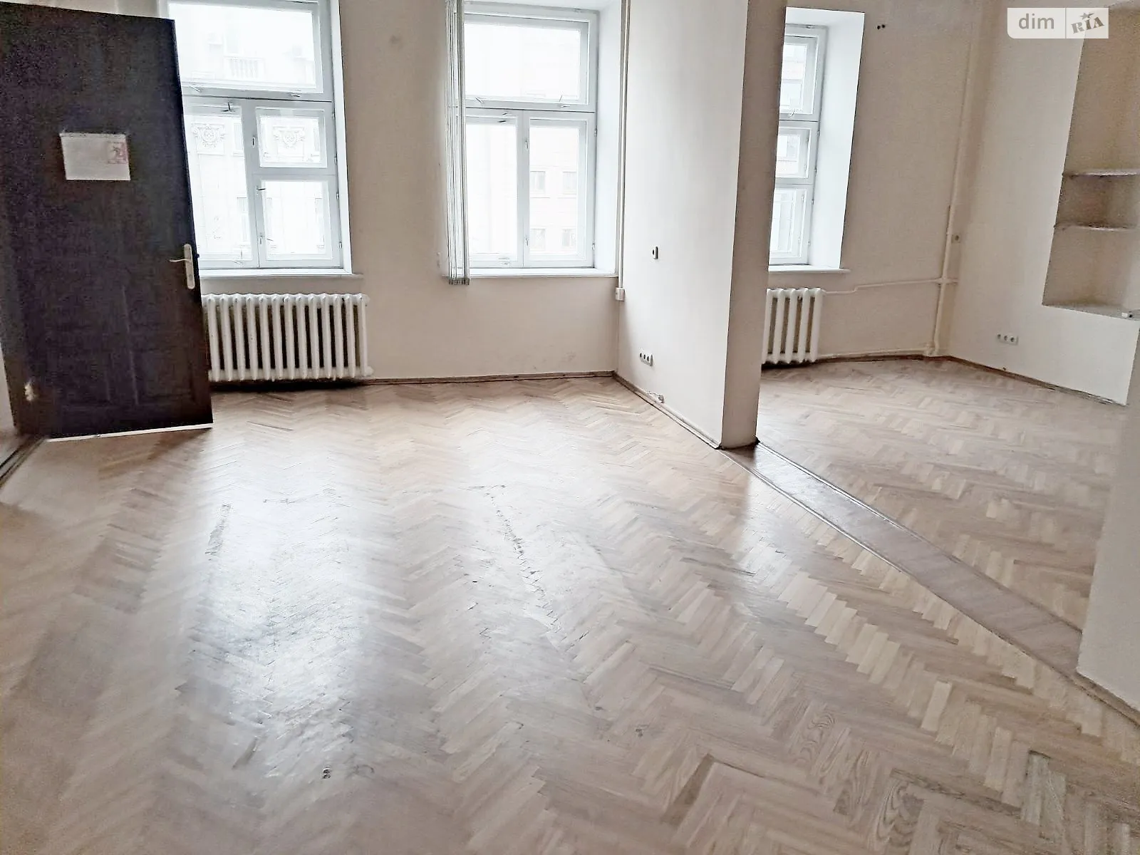 Сдается в аренду офис 60.8 кв. м в бизнес-центре, цена: 21330 грн - фото 1