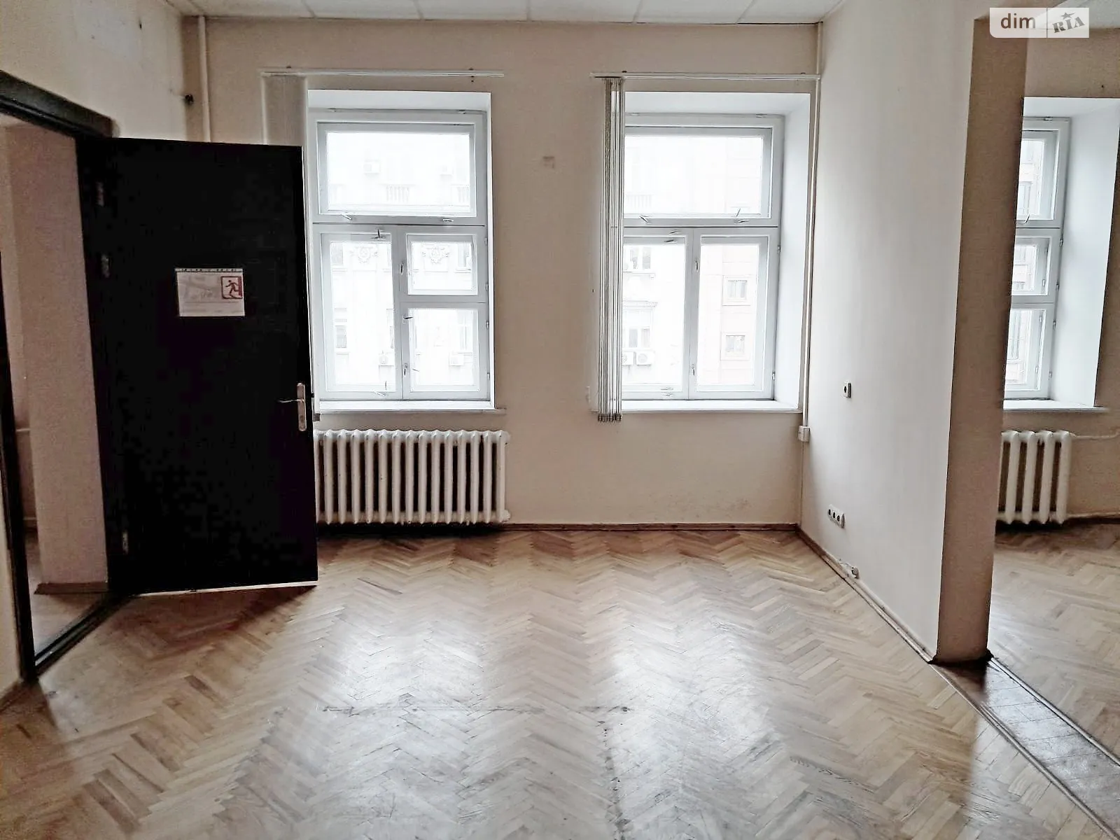 Сдается в аренду офис 60.8 кв. м в бизнес-центре, цена: 21340 грн - фото 1