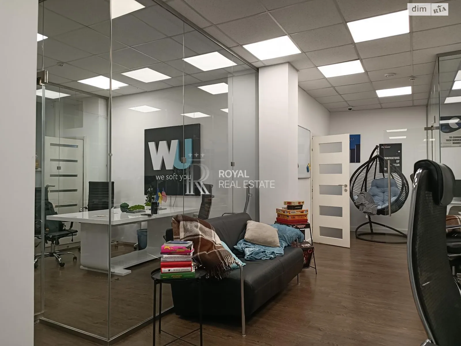 Сдается в аренду офис 91.7 кв. м в бизнес-центре, цена: 1800 $ - фото 1