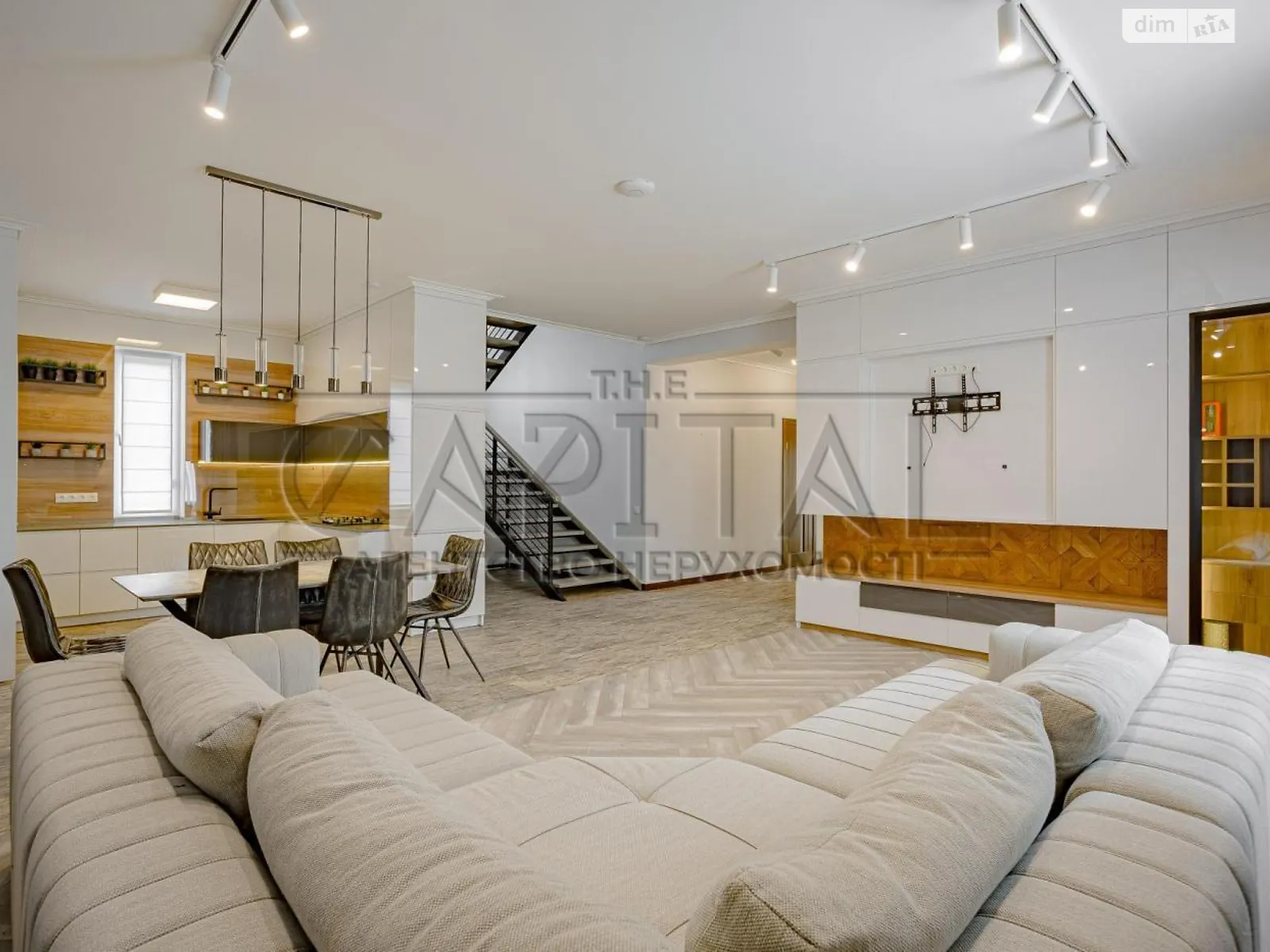 Продается дом на 2 этажа 200 кв. м с беседкой, цена: 450000 $ - фото 1