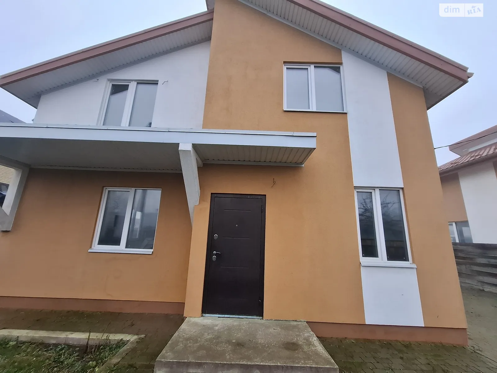 Продается дом на 2 этажа 120 кв. м с бассейном, цена: 85000 $ - фото 1